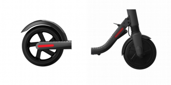 Side by side comparison of tires of the Ninebot ES2 and the Ninebot ES4